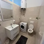 Kairos Apartment